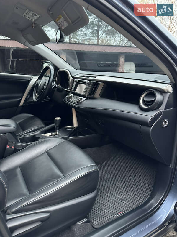 Внедорожник / Кроссовер Toyota RAV4 2013 в Любомле