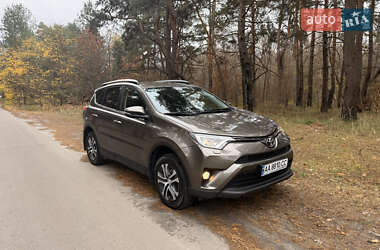 Внедорожник / Кроссовер Toyota RAV4 2018 в Киеве