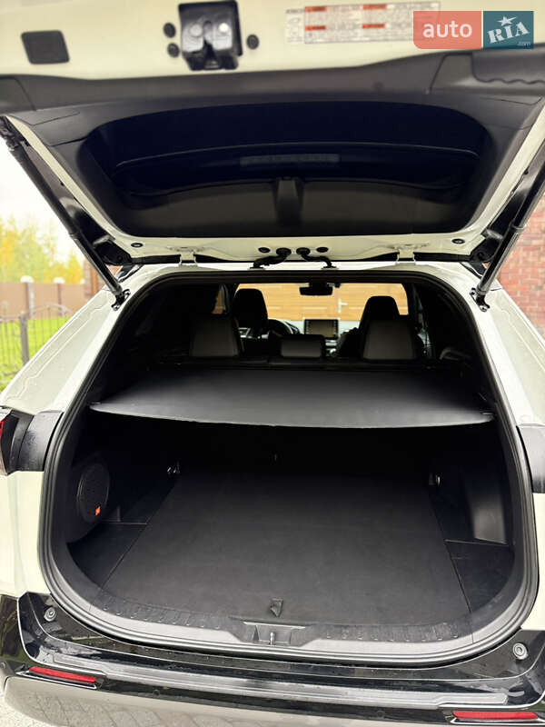 Внедорожник / Кроссовер Toyota RAV4 2021 в Киеве