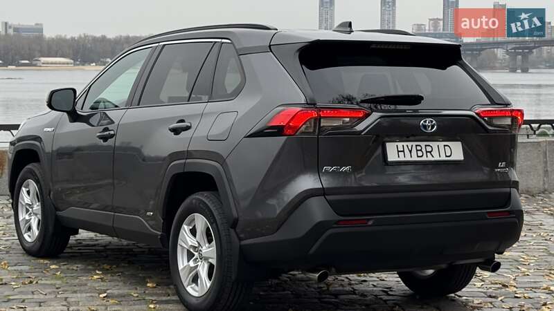 Внедорожник / Кроссовер Toyota RAV4 2021 в Киеве