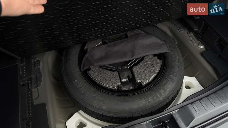 Внедорожник / Кроссовер Toyota RAV4 2021 в Киеве