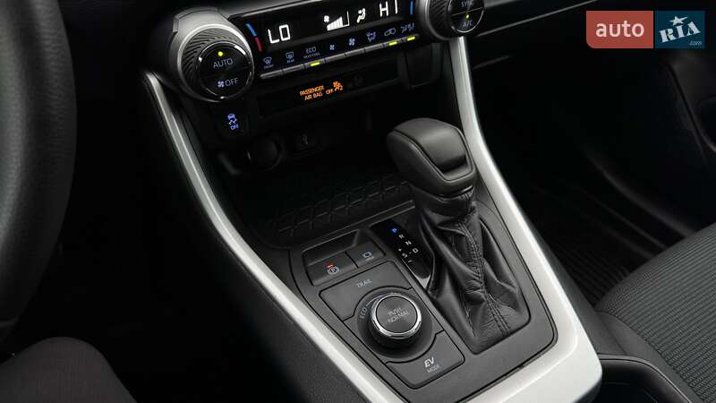 Внедорожник / Кроссовер Toyota RAV4 2021 в Киеве