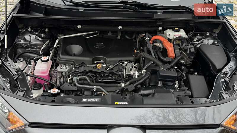 Внедорожник / Кроссовер Toyota RAV4 2021 в Киеве