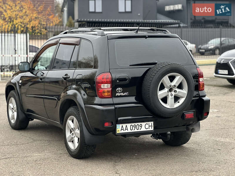 Внедорожник / Кроссовер Toyota RAV4 2005 в Киеве