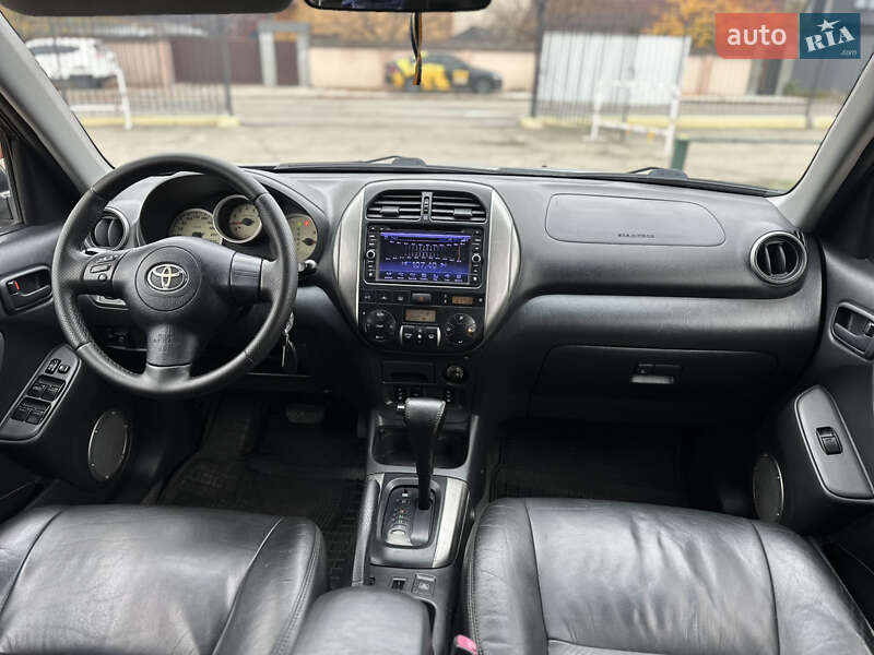 Внедорожник / Кроссовер Toyota RAV4 2005 в Киеве