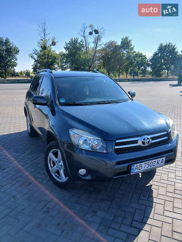 Внедорожник / Кроссовер Toyota RAV4 2006 в Гайсине