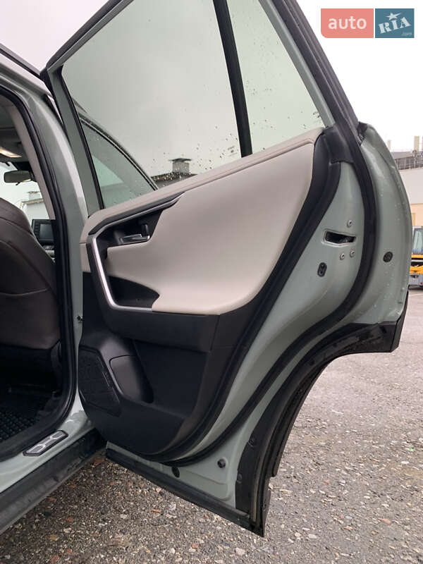 Внедорожник / Кроссовер Toyota RAV4 2022 в Киеве
