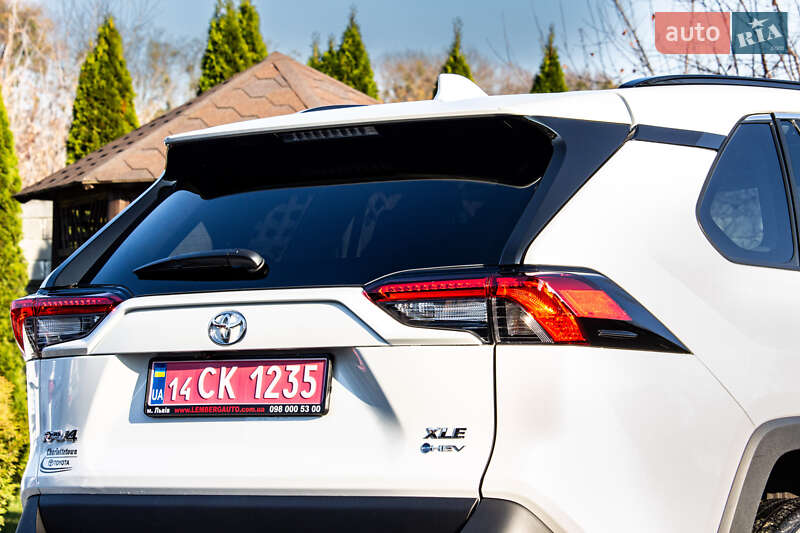 Внедорожник / Кроссовер Toyota RAV4 2025 в Львове