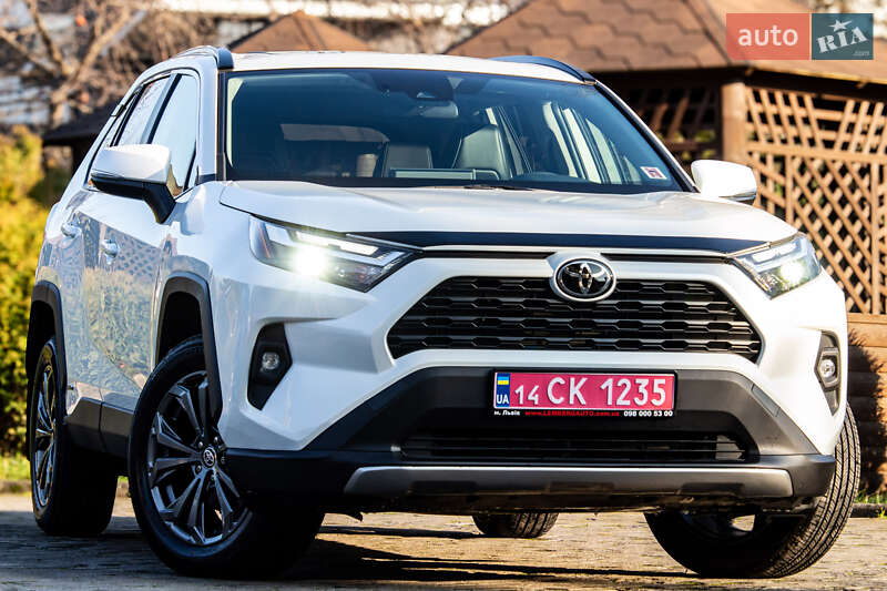 Внедорожник / Кроссовер Toyota RAV4 2025 в Львове