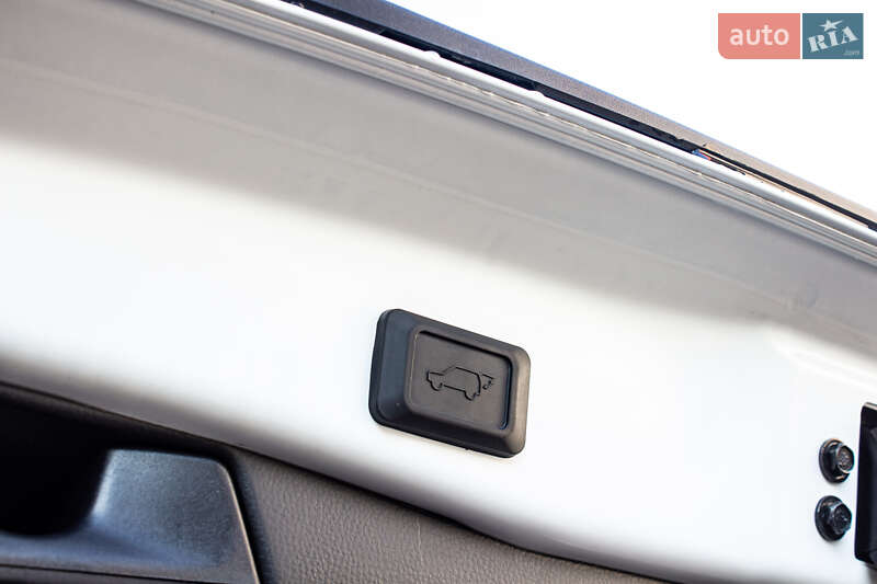 Внедорожник / Кроссовер Toyota RAV4 2025 в Львове