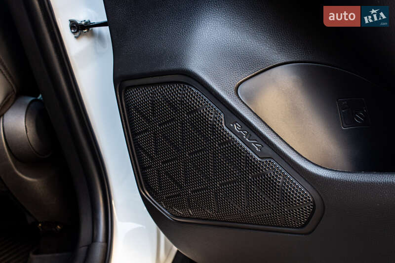 Внедорожник / Кроссовер Toyota RAV4 2025 в Львове