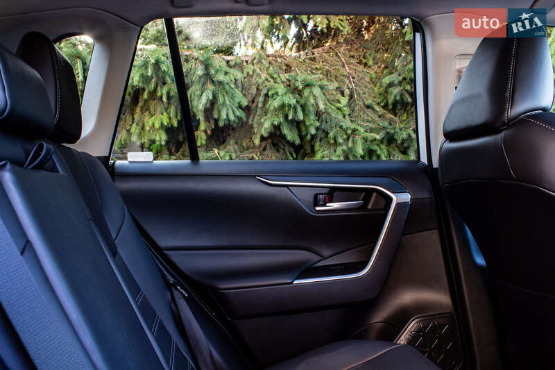 Внедорожник / Кроссовер Toyota RAV4 2025 в Львове