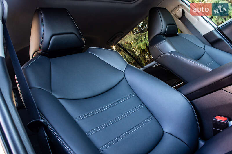 Внедорожник / Кроссовер Toyota RAV4 2025 в Львове