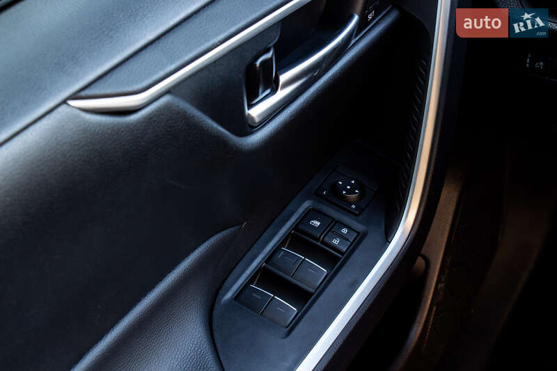 Внедорожник / Кроссовер Toyota RAV4 2025 в Львове