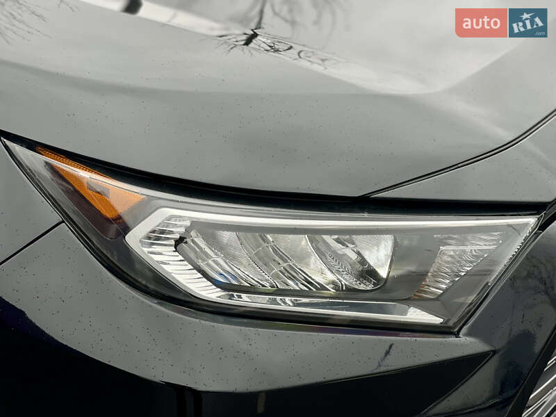 Внедорожник / Кроссовер Toyota RAV4 2019 в Киеве