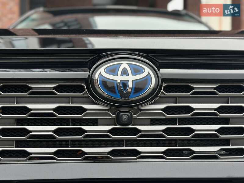 Внедорожник / Кроссовер Toyota RAV4 2021 в Днепре