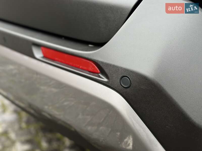 Внедорожник / Кроссовер Toyota RAV4 2021 в Днепре