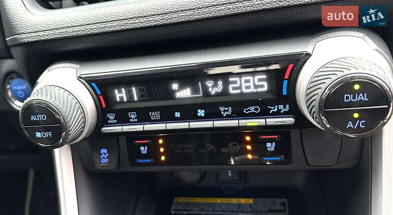 Внедорожник / Кроссовер Toyota RAV4 2021 в Днепре
