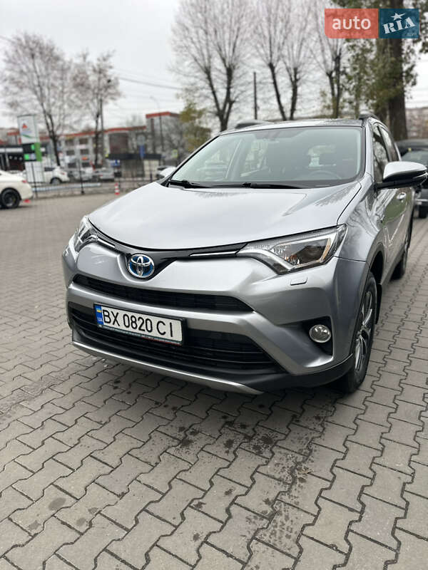 Внедорожник / Кроссовер Toyota RAV4 2018 в Хмельницком