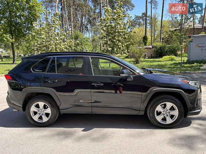 Позашляховик / Кросовер Toyota RAV4 2019 в Києві