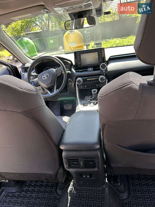 Позашляховик / Кросовер Toyota RAV4 2019 в Києві