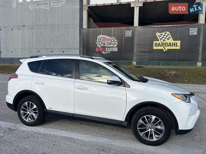 Внедорожник / Кроссовер Toyota RAV4 2018 в Киеве фото 2 Внедорожник / Кроссовер Toyota RAV4 2018 в Киеве