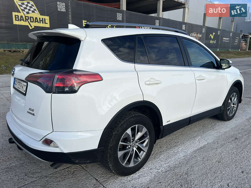 Внедорожник / Кроссовер Toyota RAV4 2018 в Киеве фото 5 Внедорожник / Кроссовер Toyota RAV4 2018 в Киеве