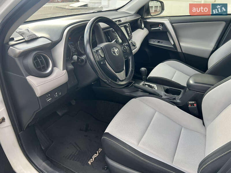 Внедорожник / Кроссовер Toyota RAV4 2018 в Киеве фото 20 Внедорожник / Кроссовер Toyota RAV4 2018 в Киеве