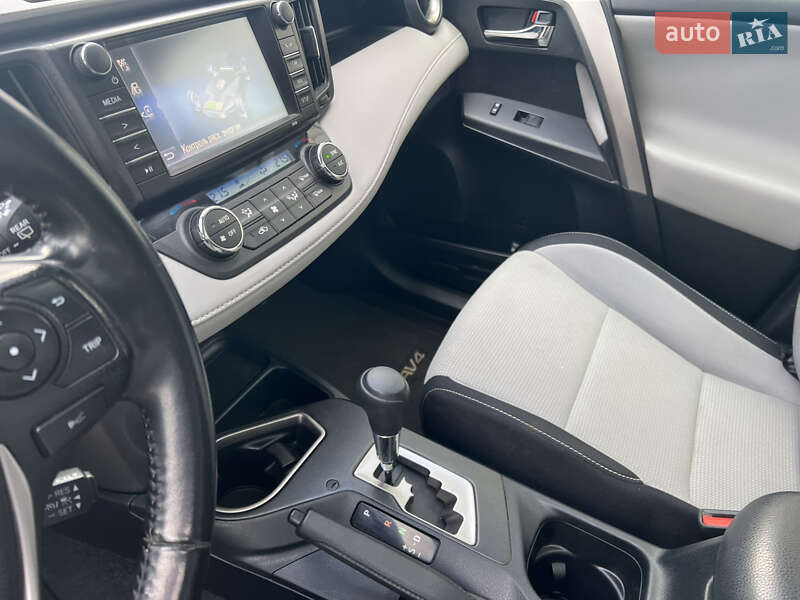 Внедорожник / Кроссовер Toyota RAV4 2018 в Киеве фото 24 Внедорожник / Кроссовер Toyota RAV4 2018 в Киеве