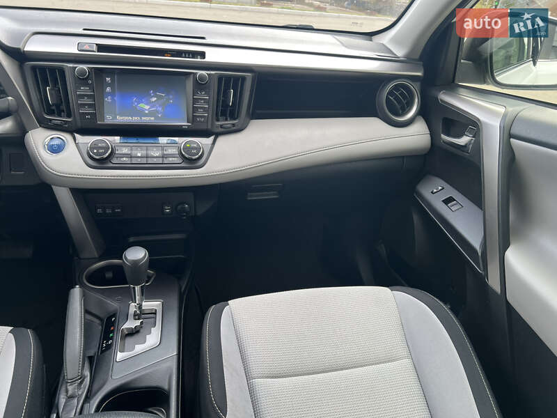 Внедорожник / Кроссовер Toyota RAV4 2018 в Киеве фото 27 Внедорожник / Кроссовер Toyota RAV4 2018 в Киеве