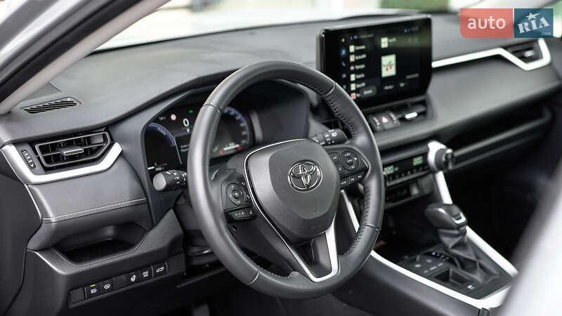 Позашляховик / Кросовер Toyota RAV4 2024 в Львові