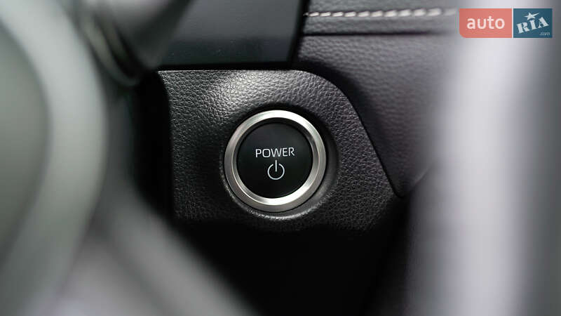 Позашляховик / Кросовер Toyota RAV4 2024 в Львові