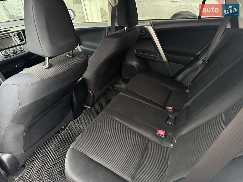 Внедорожник / Кроссовер Toyota RAV4 2015 в Черновцах фото 13 Внедорожник / Кроссовер Toyota RAV4 2015 в Черновцах