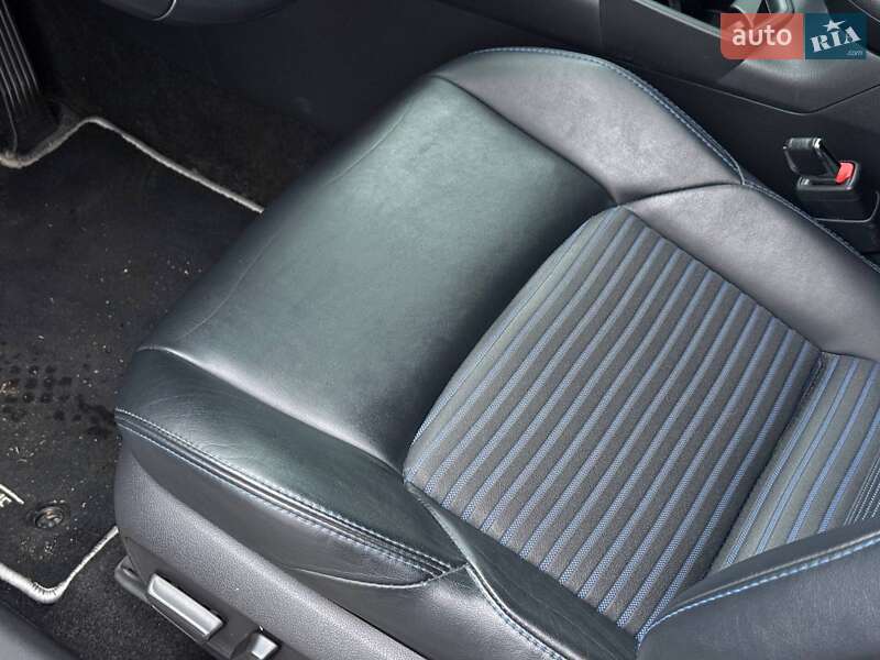 Позашляховик / Кросовер Toyota RAV4 2019 в Кривому Розі