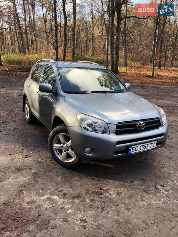 Позашляховик / Кросовер Toyota RAV4 2006 в Львові