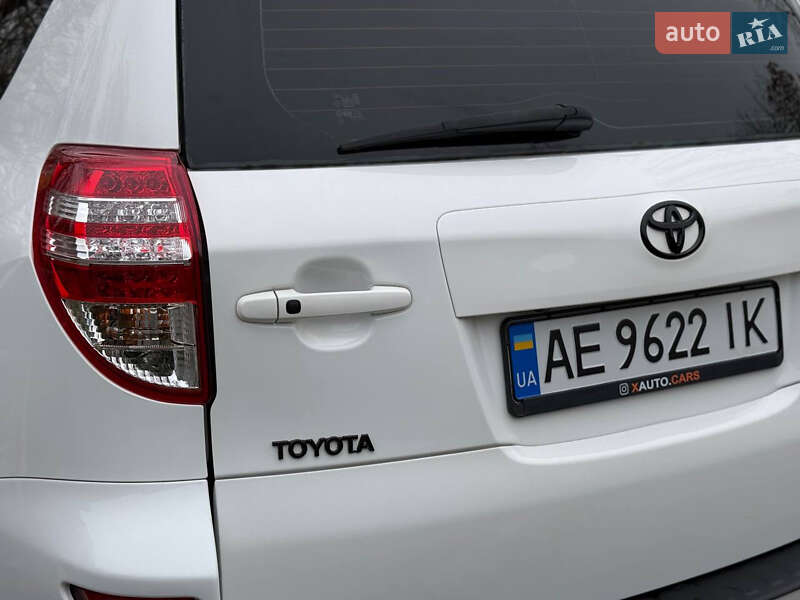 Позашляховик / Кросовер Toyota RAV4 2012 в Дніпрі