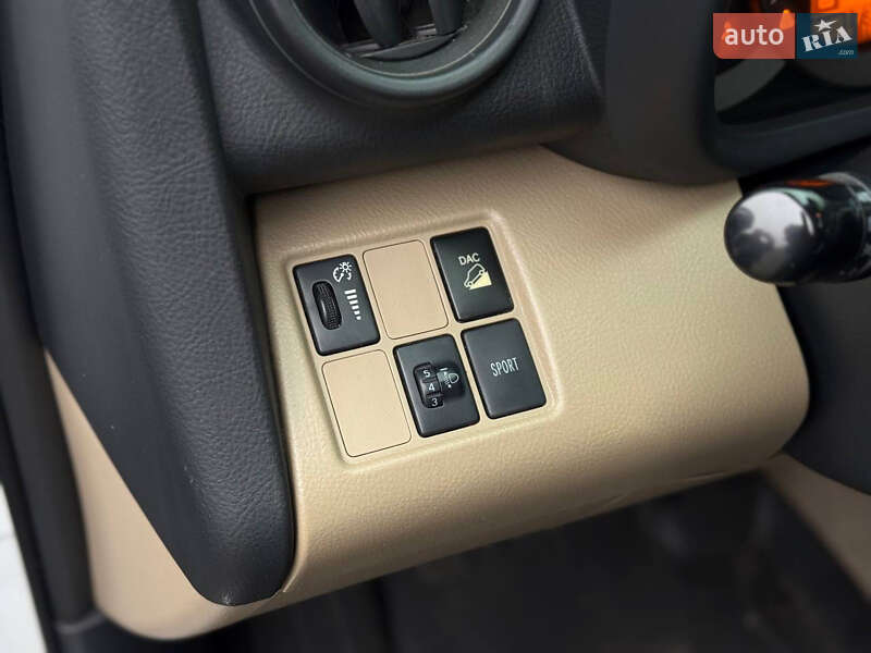 Позашляховик / Кросовер Toyota RAV4 2012 в Дніпрі