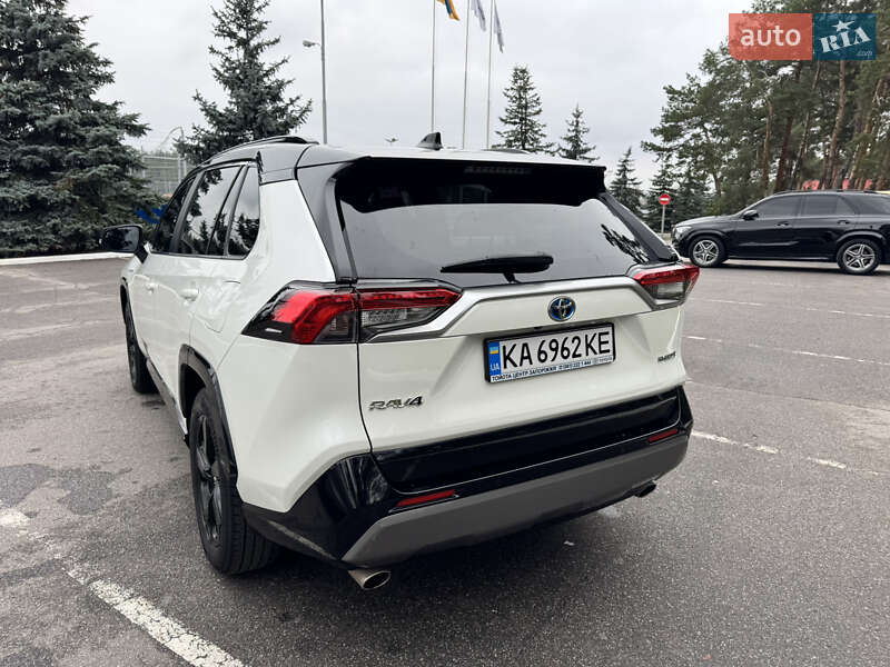 Внедорожник / Кроссовер Toyota RAV4 2018 в Киеве фото 13 Внедорожник / Кроссовер Toyota RAV4 2018 в Киеве