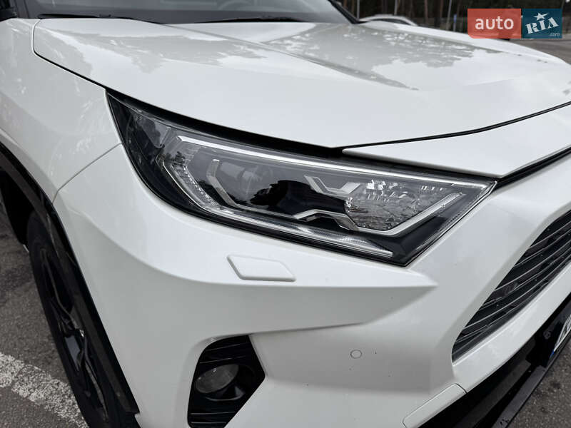 Внедорожник / Кроссовер Toyota RAV4 2018 в Киеве фото 33 Внедорожник / Кроссовер Toyota RAV4 2018 в Киеве