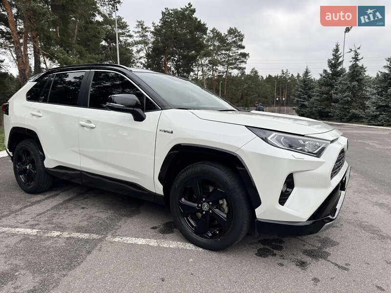 Внедорожник / Кроссовер Toyota RAV4 2018 в Киеве фото 35 Внедорожник / Кроссовер Toyota RAV4 2018 в Киеве
