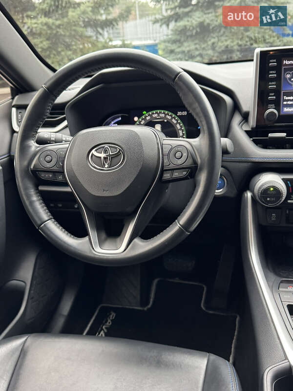 Внедорожник / Кроссовер Toyota RAV4 2018 в Киеве фото 47 Внедорожник / Кроссовер Toyota RAV4 2018 в Киеве