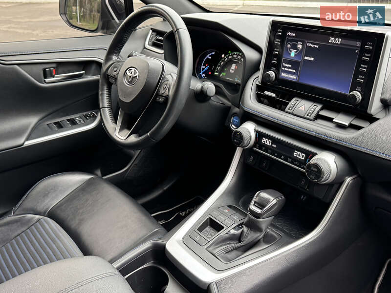 Внедорожник / Кроссовер Toyota RAV4 2018 в Киеве фото 51 Внедорожник / Кроссовер Toyota RAV4 2018 в Киеве