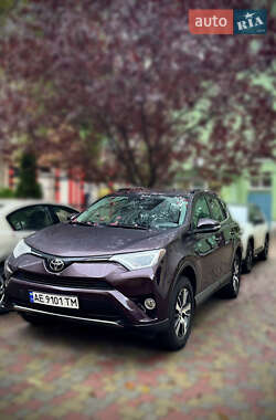 Позашляховик / Кросовер Toyota RAV4 2018 в Дніпрі
