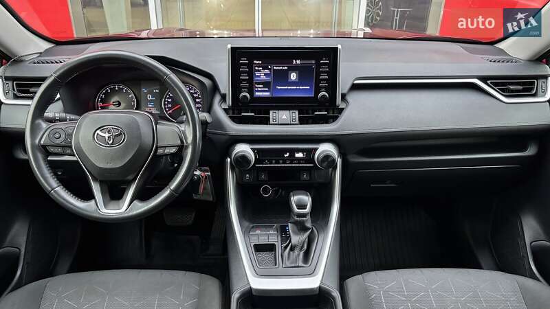 Внедорожник / Кроссовер Toyota RAV4 2019 в Кривом Роге