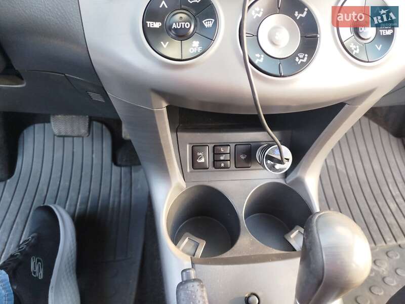 Внедорожник / Кроссовер Toyota RAV4 2006 в Черкассах фото 14 Внедорожник / Кроссовер Toyota RAV4 2006 в Черкассах