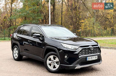 Внедорожник / Кроссовер Toyota RAV4 2019 в Киеве