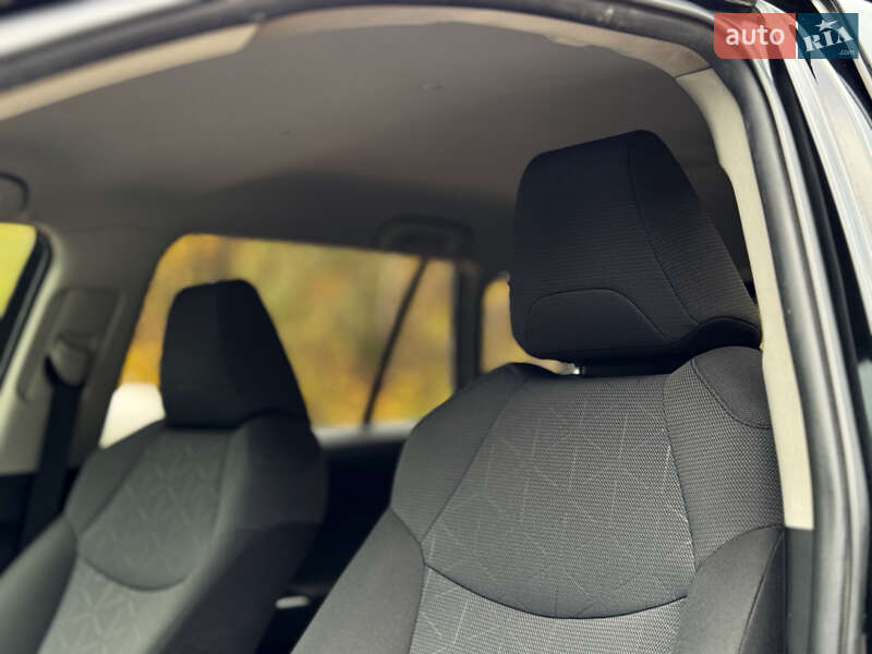 Внедорожник / Кроссовер Toyota RAV4 2019 в Киеве фото 18 Внедорожник / Кроссовер Toyota RAV4 2019 в Киеве