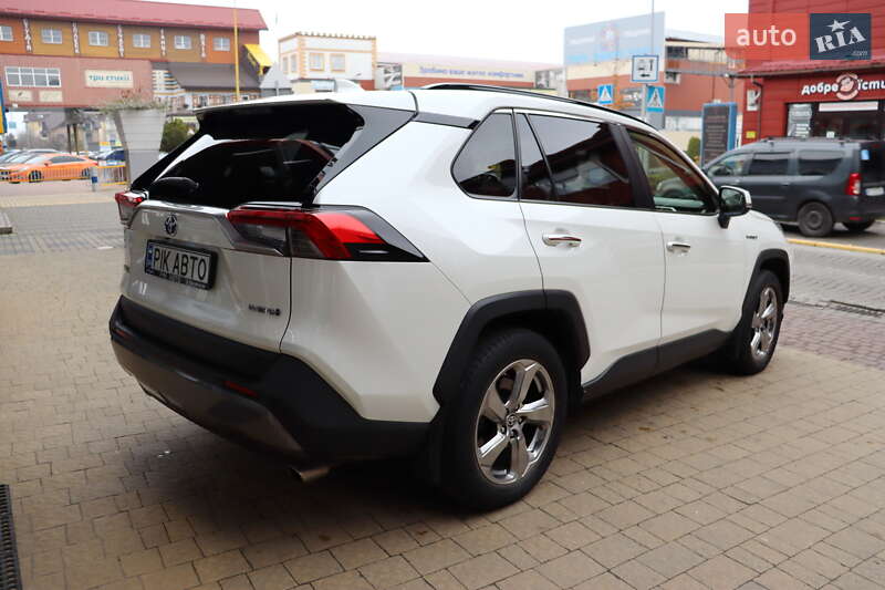 Позашляховик / Кросовер Toyota RAV4 2020 в Львові фото 3 Позашляховик / Кросовер Toyota RAV4 2020 в Львові