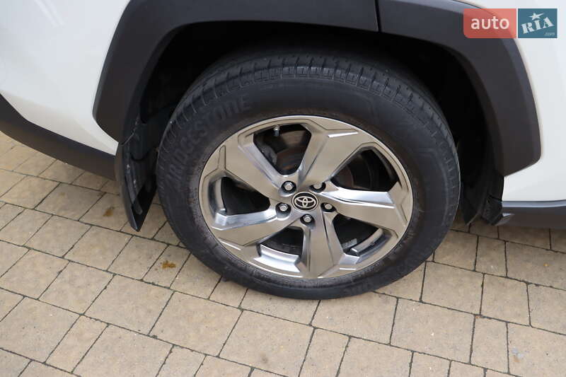 Позашляховик / Кросовер Toyota RAV4 2020 в Львові фото 5 Позашляховик / Кросовер Toyota RAV4 2020 в Львові