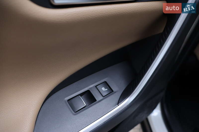 Позашляховик / Кросовер Toyota RAV4 2020 в Львові фото 34 Позашляховик / Кросовер Toyota RAV4 2020 в Львові